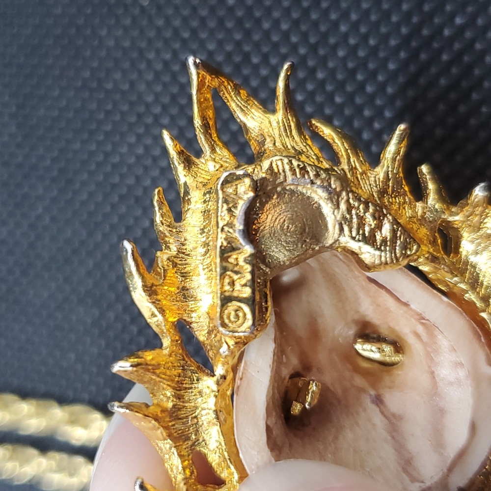 RAZZA stamped vintage lionhead necklace - Picture 5 of 5